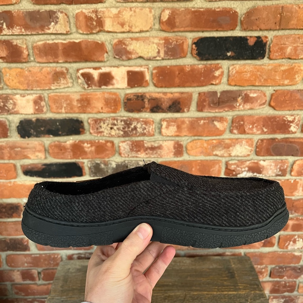Men’s Slippers - Picture 8 of 11